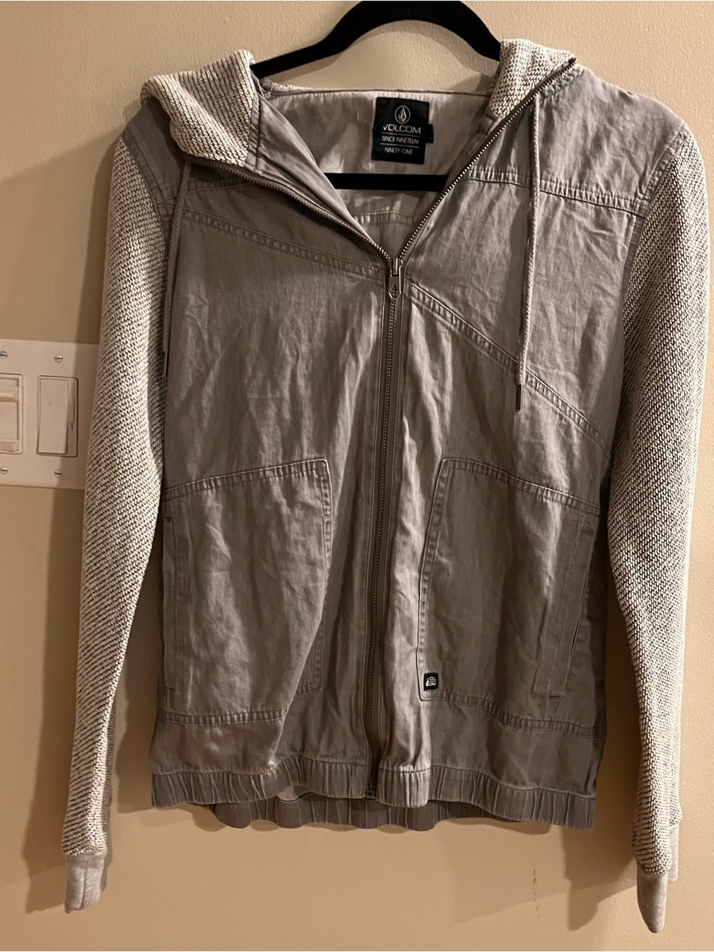 Volcom Light Gray Hooded Zip Bomber Jacket streetwear grunge y2k preppie